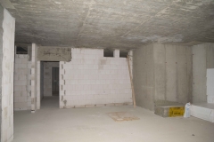 Clubraum Zugang Bootskeller Sanitär links Küche-3